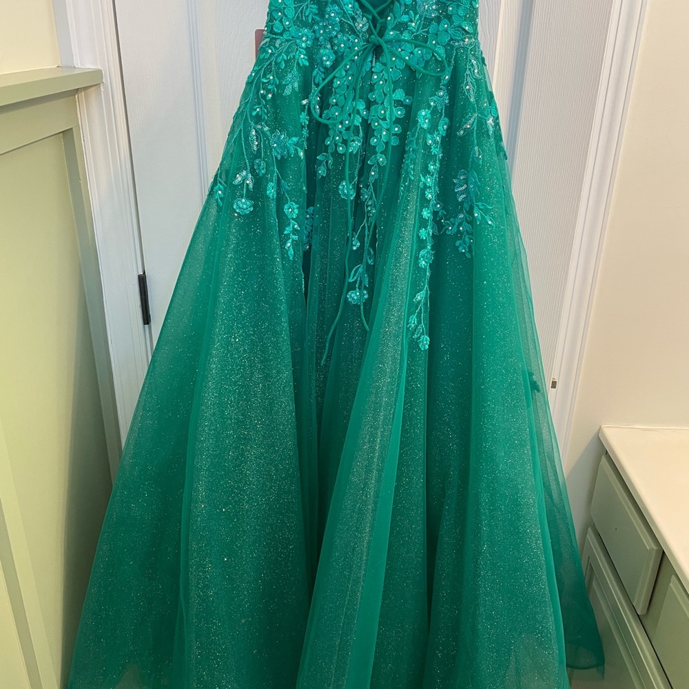 NWT A-Line V-Neck Spaghetti Strap Sweep Train Tulle Hunter Green Prom Dress Sz 2 - Picture 2 of 9